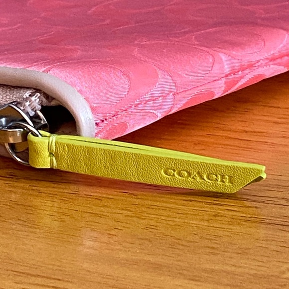 Coach tablet Case - Picture 8 of 15